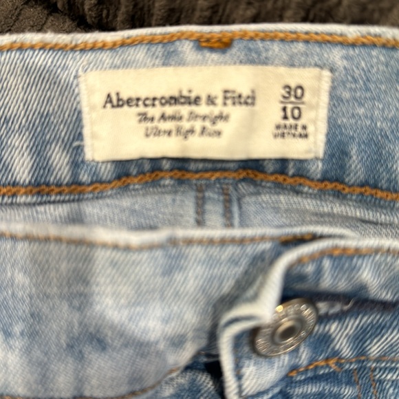 Abercrombie Ultra High Rise Ankle Straight - Picture 2 of 4
